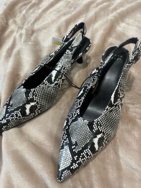 a new day Black and White Snake-Print Pointed Slingback Kitten Heels